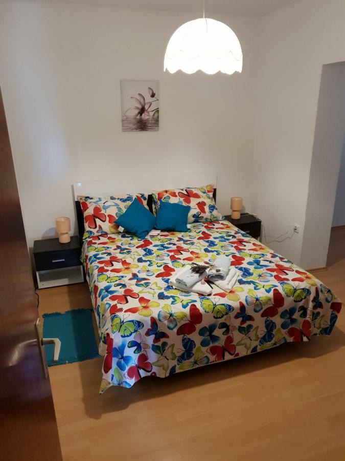 Apartman Dora Smrika Exterior foto